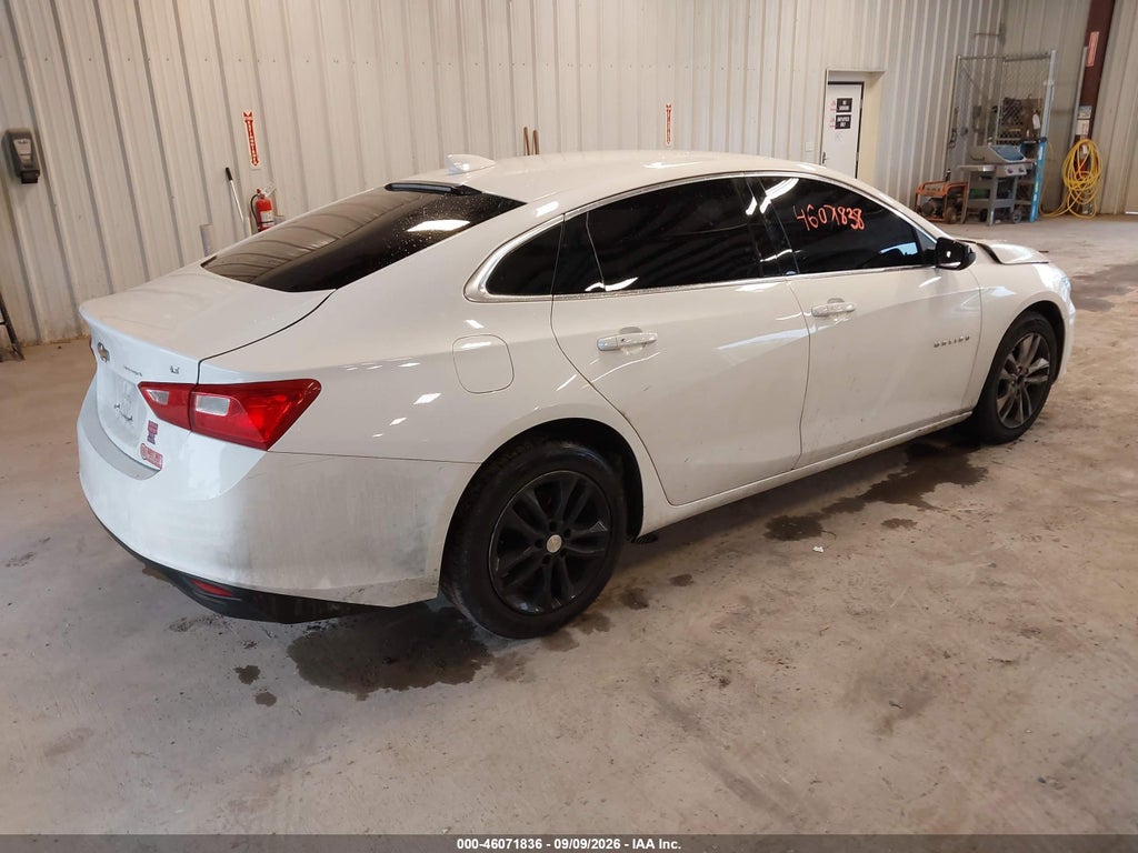 2018 Chevrolet Malibu LT photo 4