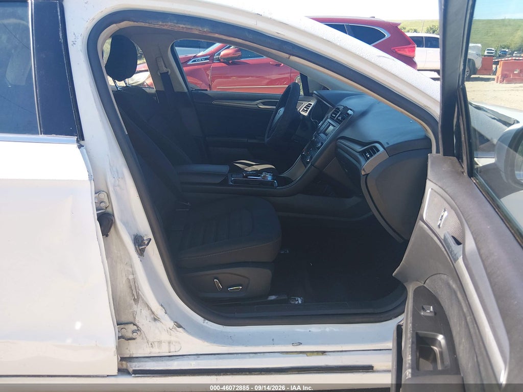 2017 Ford Fusion SE photo 5