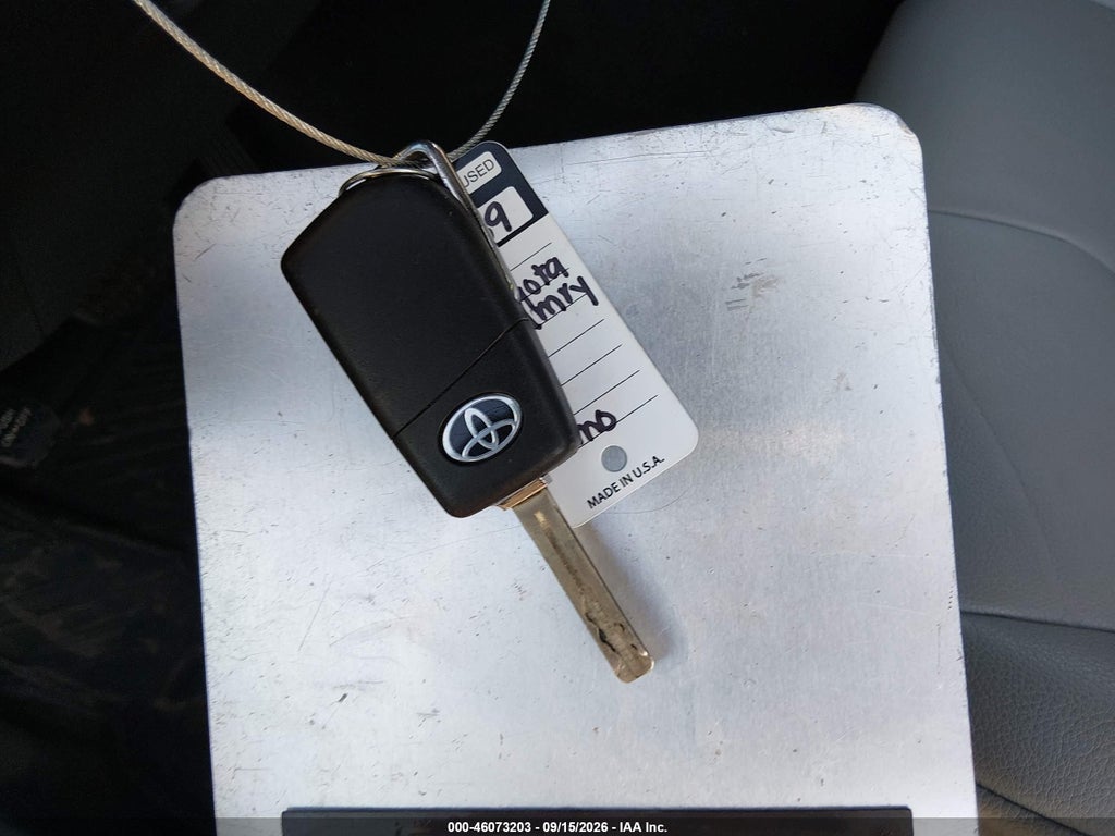 2019 Toyota Camry SE photo 11