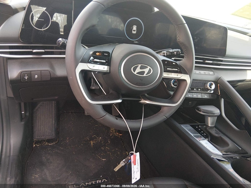 2024 Hyundai Elantra Limited photo 11