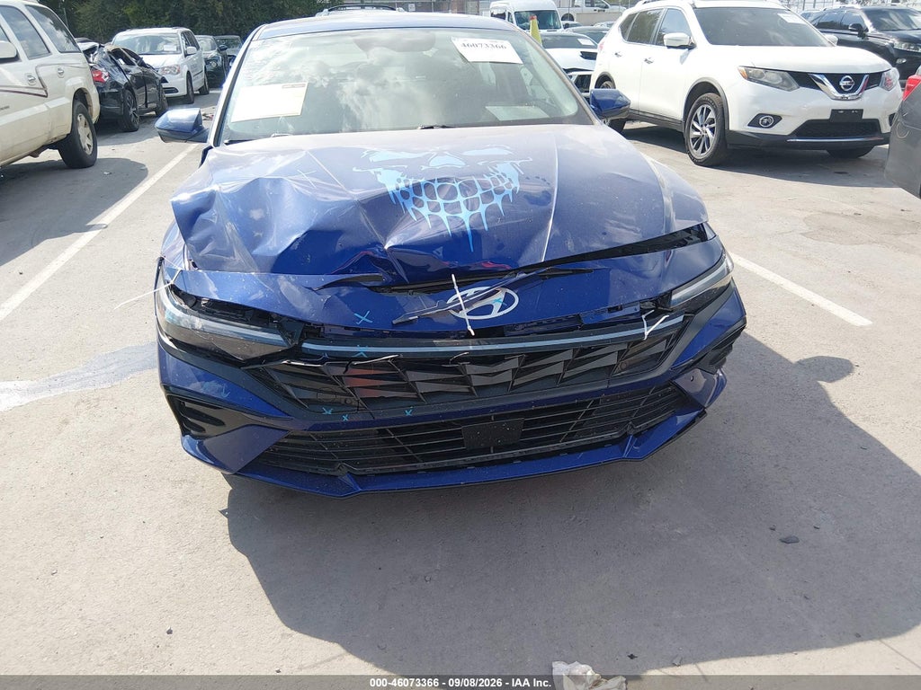 2024 Hyundai Elantra Limited photo 6