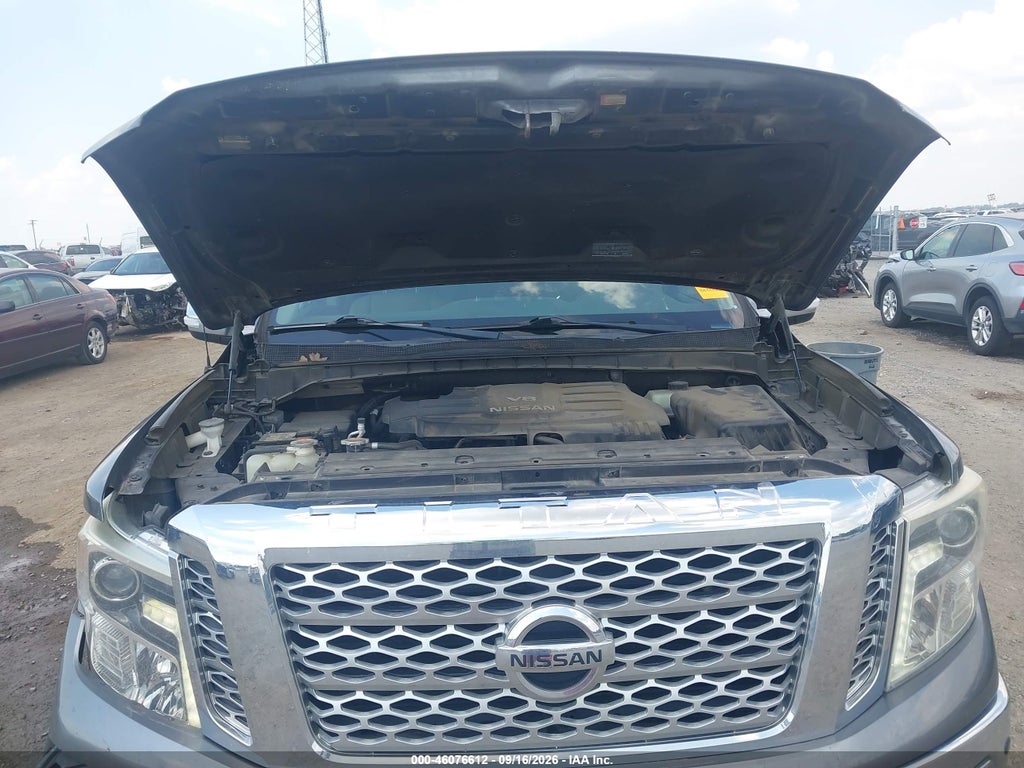 2017 Nissan Titan SL photo 10