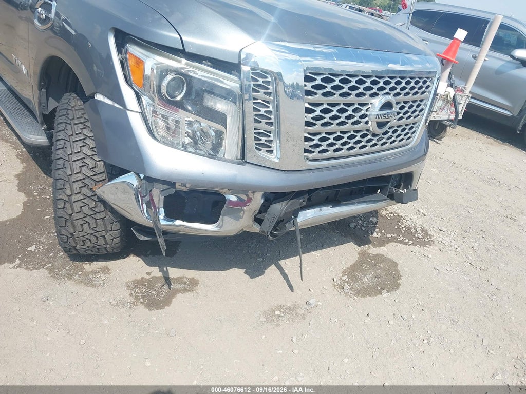 2017 Nissan Titan SL photo 6