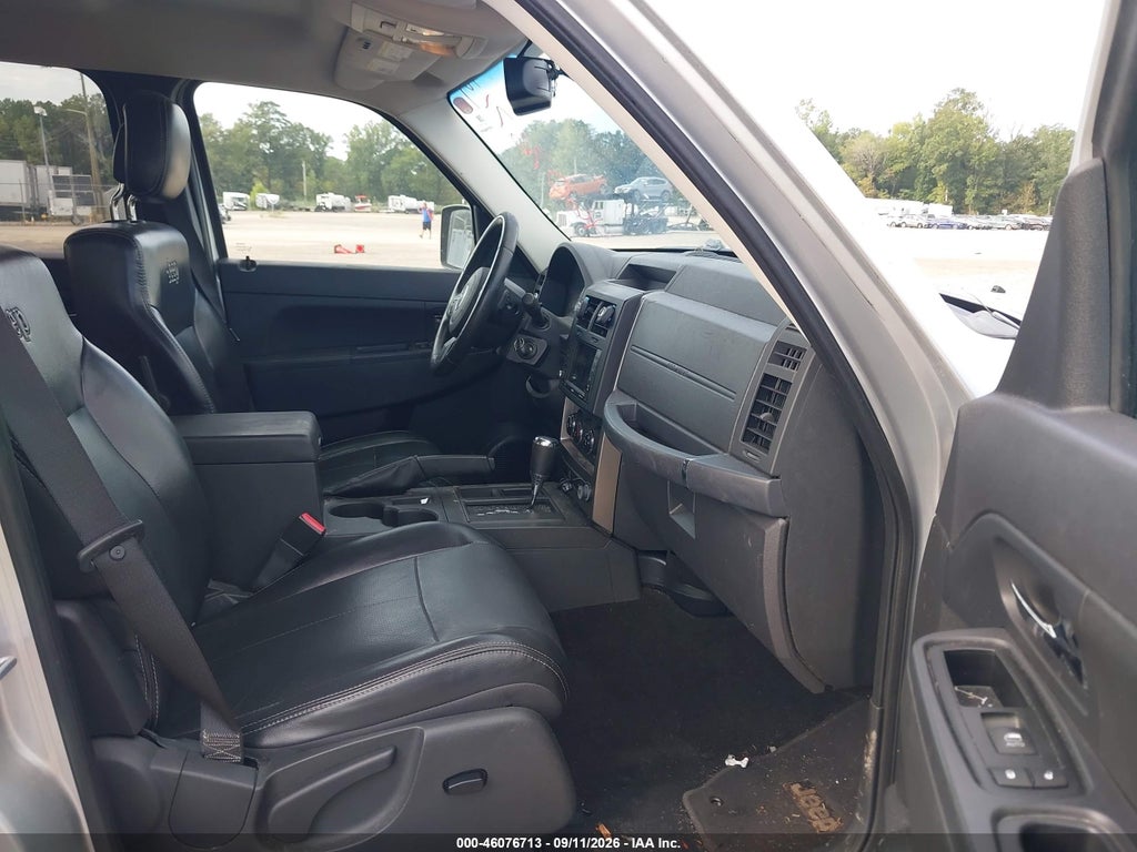 2012 Jeep Liberty Sport photo 5