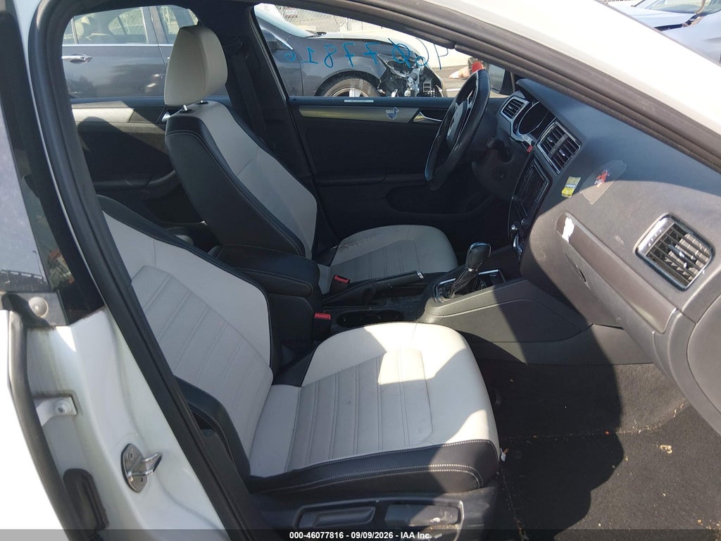 2016 Volkswagen Jetta 1.8T Sport photo 5