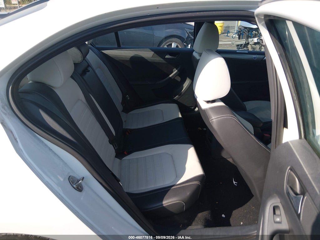 2016 Volkswagen Jetta 1.8T Sport photo 8