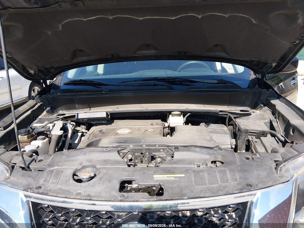 2014 Nissan Pathfinder S photo 10