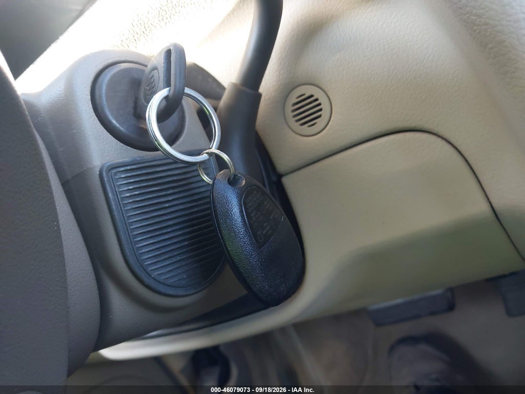 2005 Buick Lacrosse CXL photo 11