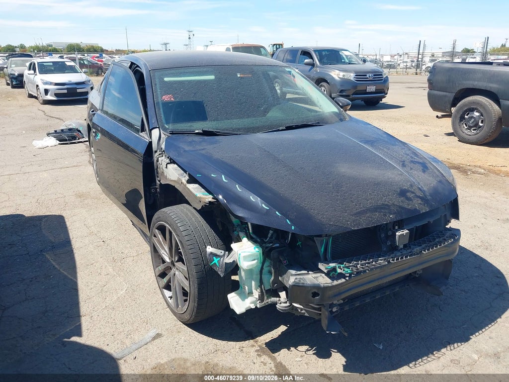 2018 Volkswagen Passat 2.0T R-Line/2.0T S photo 1
