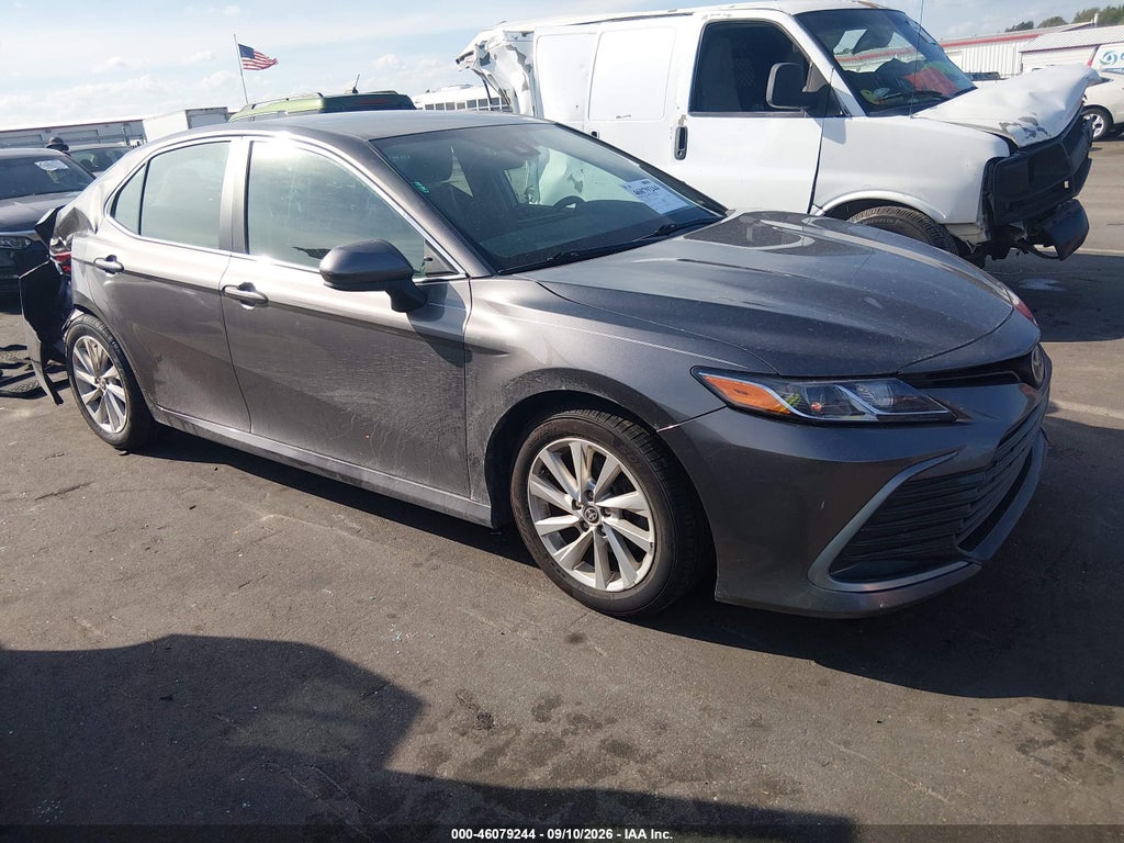 2021 Toyota Camry LE photo 1