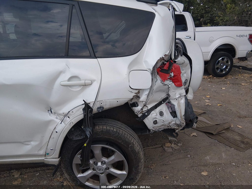 2009 Toyota RAV4 Limited photo 6