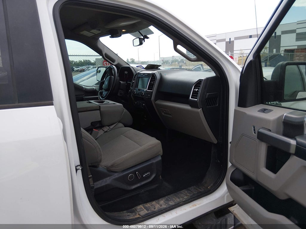 2015 Ford F-150 XLT photo 5