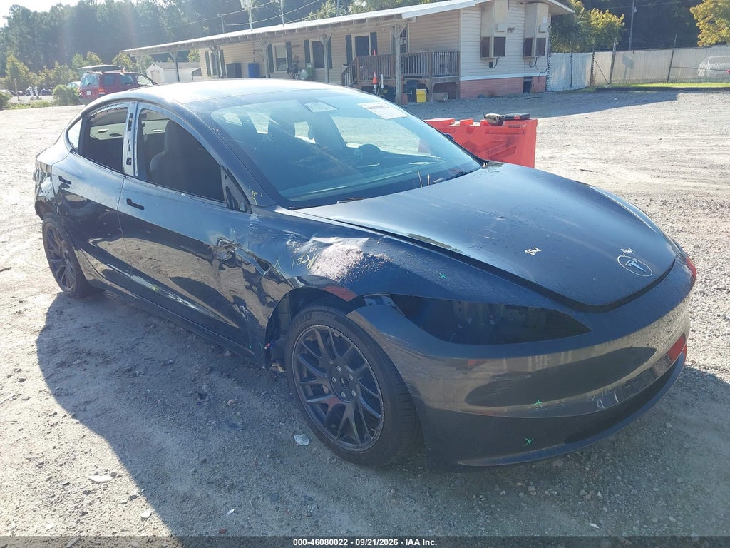TESLA MODEL 3 2024
