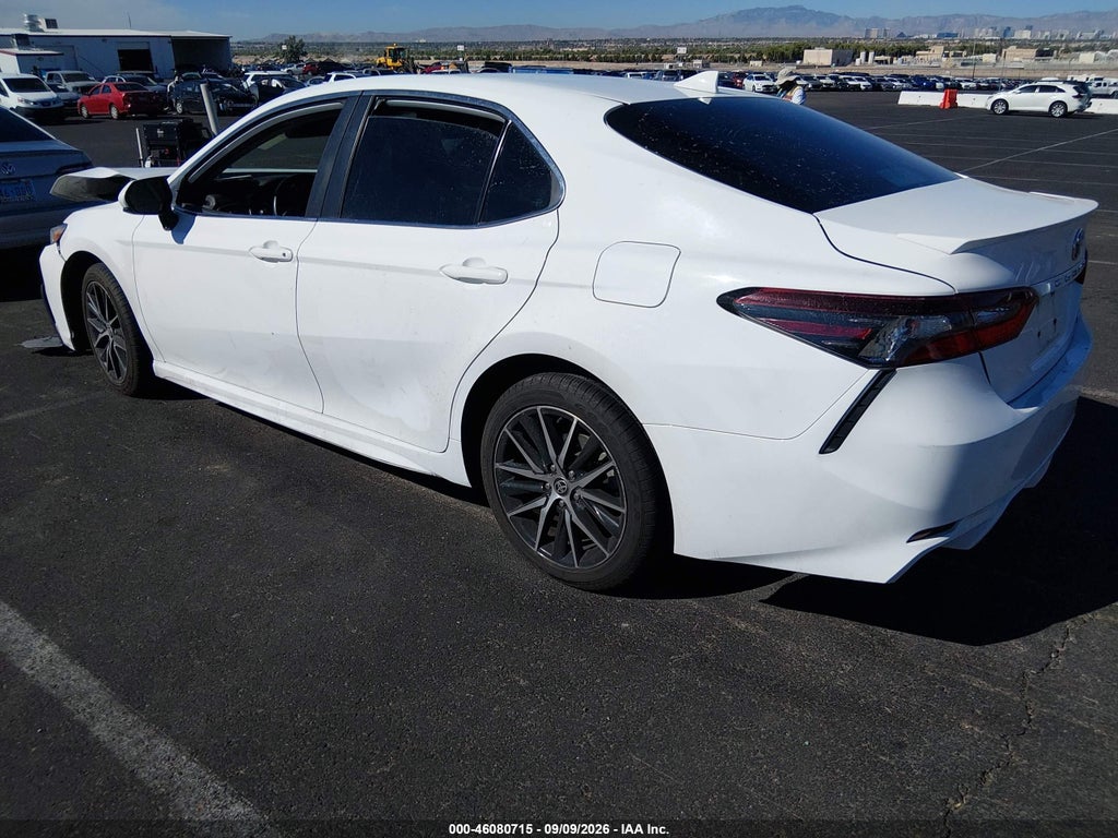 2021 Toyota Camry SE photo 3