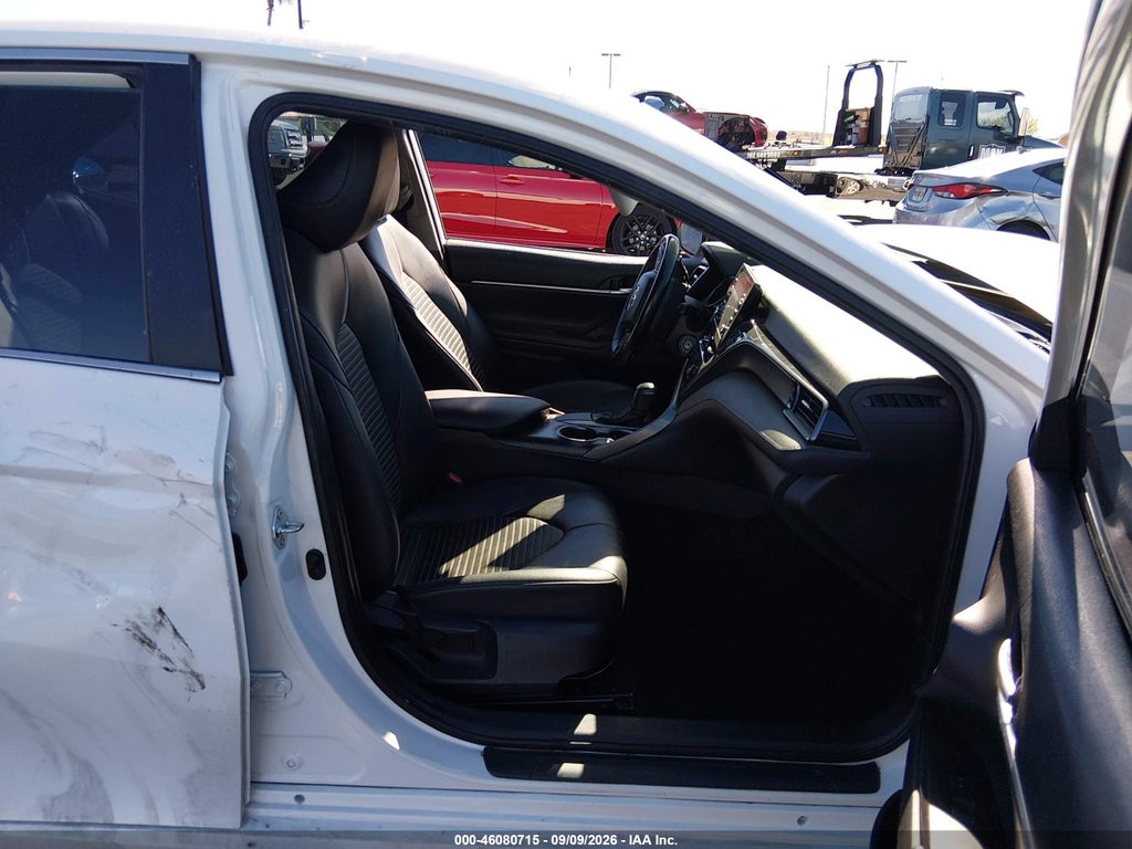 2021 Toyota Camry SE photo 5