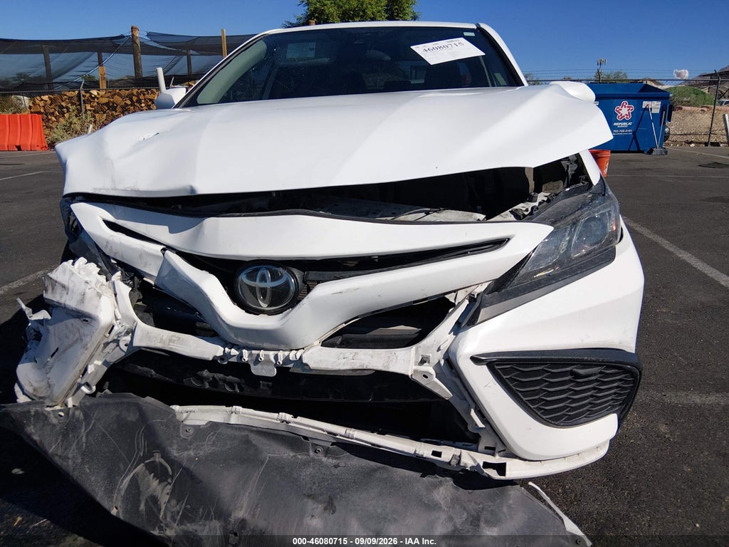 2021 Toyota Camry SE photo 6