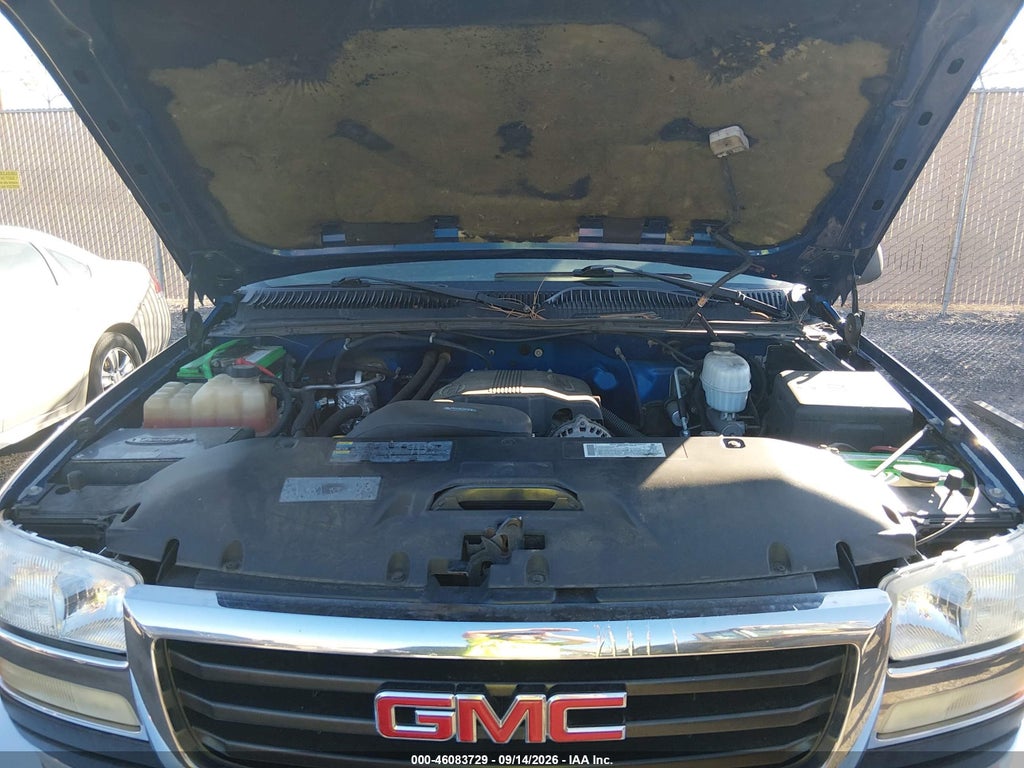 2004 GMC Sierra 2500HD SLE photo 10