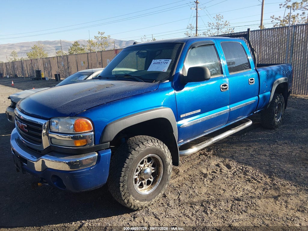 2004 GMC Sierra 2500HD SLE photo 2