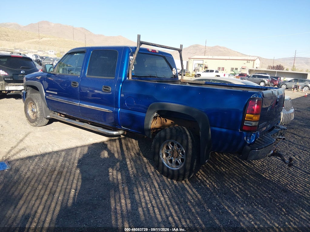 2004 GMC Sierra 2500HD SLE photo 3