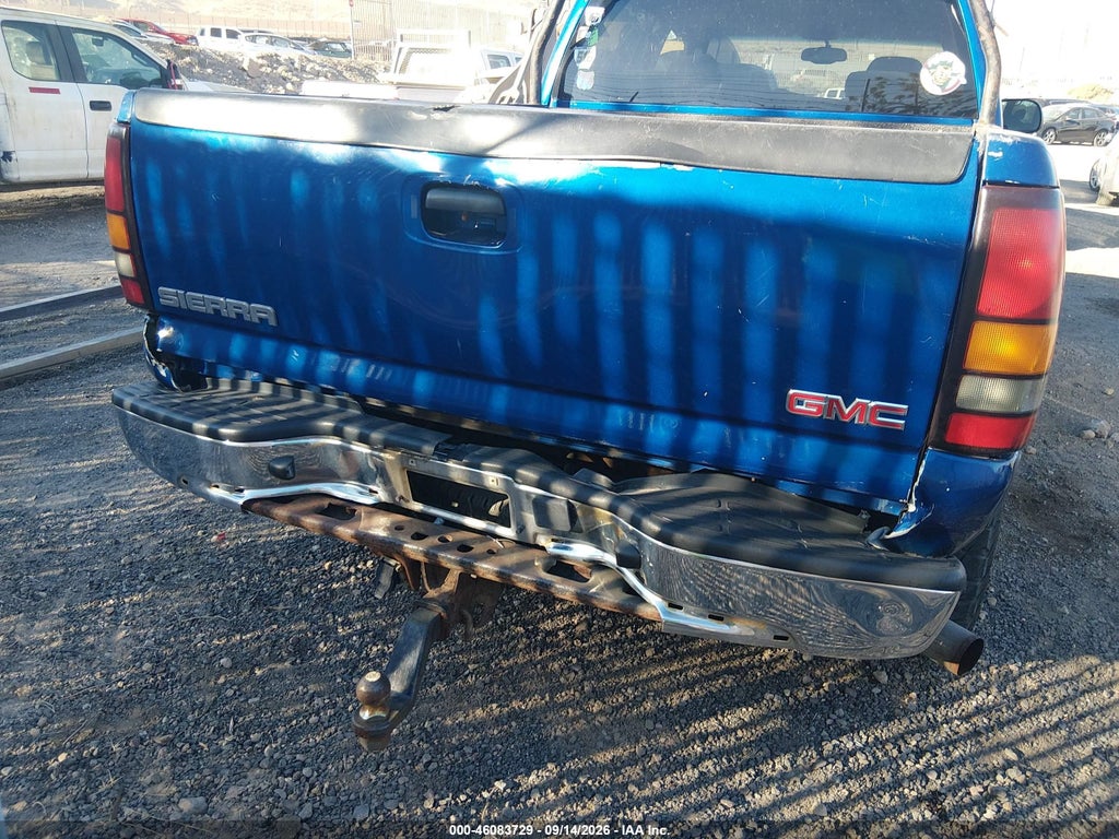 2004 GMC Sierra 2500HD SLE photo 6