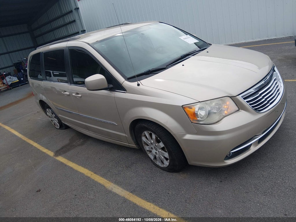 2014 Chrysler Town & Country Touring photo 1