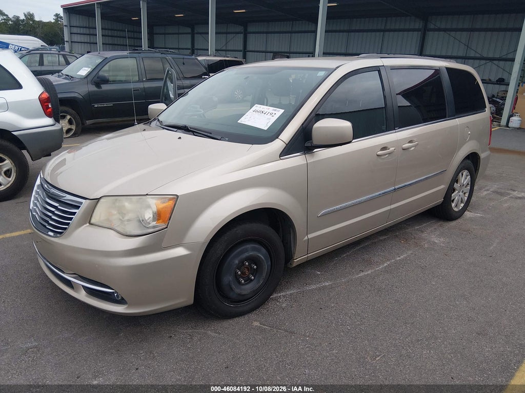 2014 Chrysler Town & Country Touring photo 2