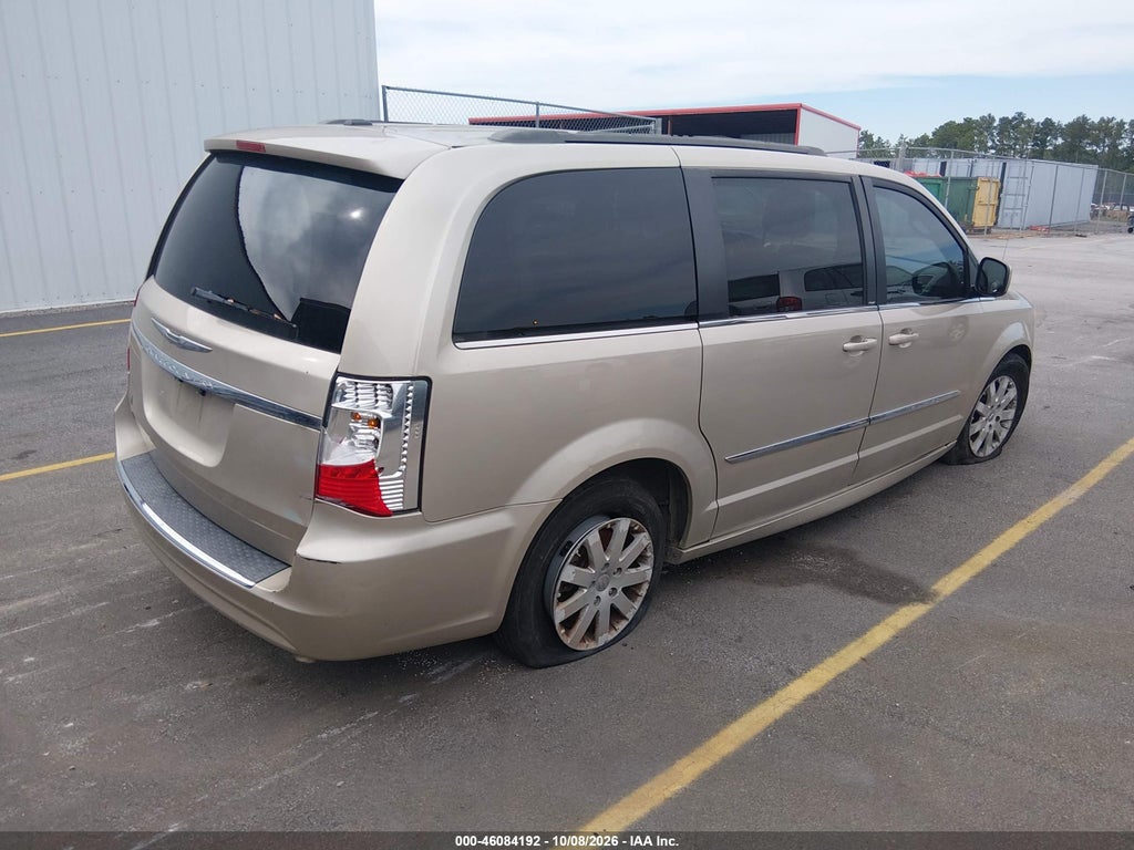 2014 Chrysler Town & Country Touring photo 4