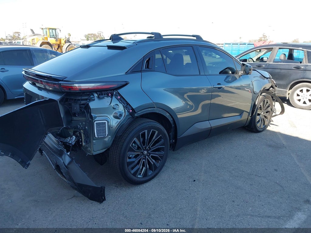 2026 Toyota C-HR XSE photo 4