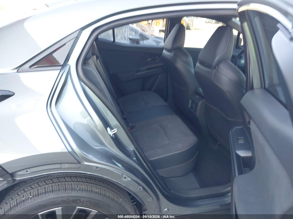 2026 Toyota C-HR XSE photo 8