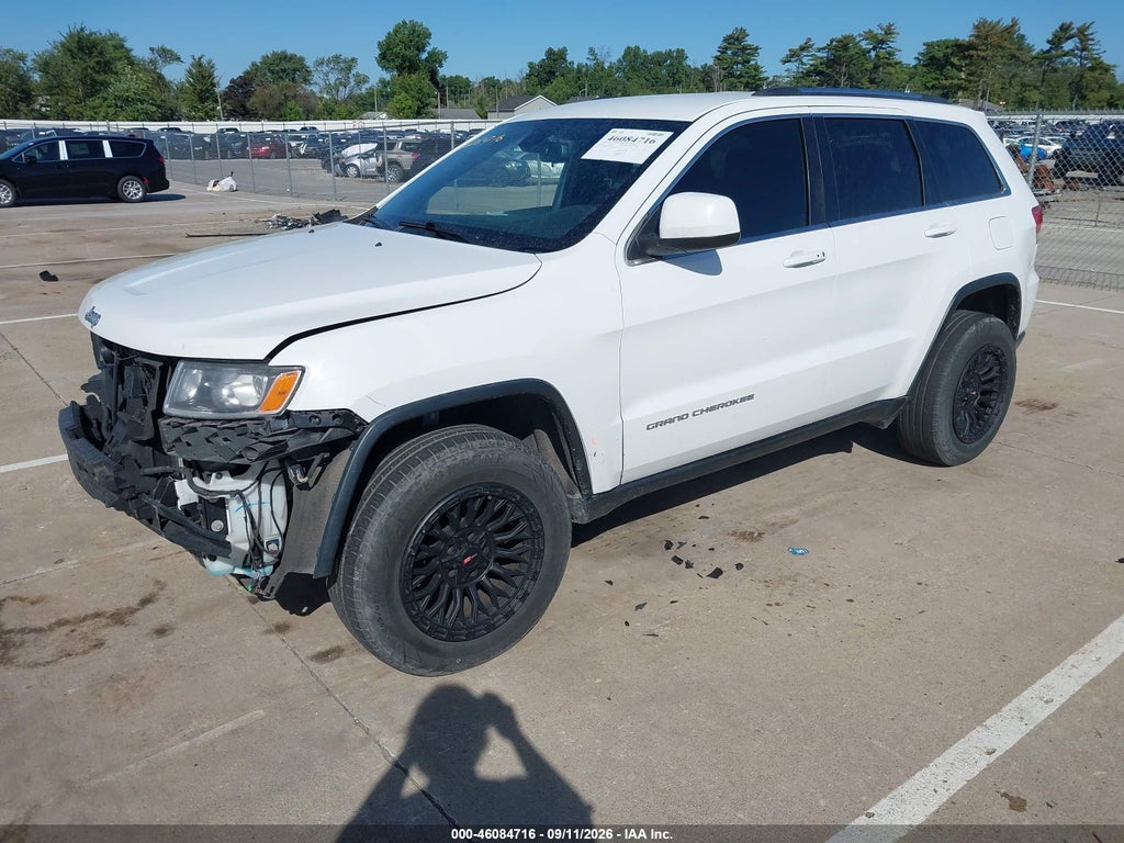 2016 Jeep Grand Cherokee Laredo photo 2