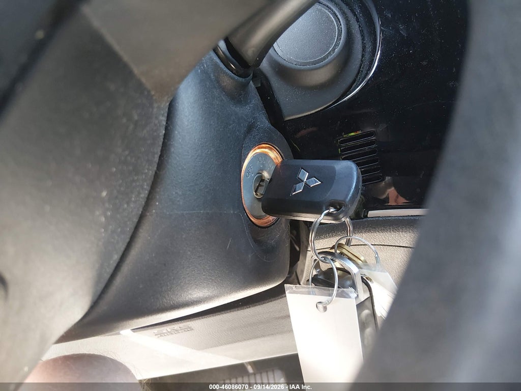 2019 Mitsubishi Outlander ES photo 11