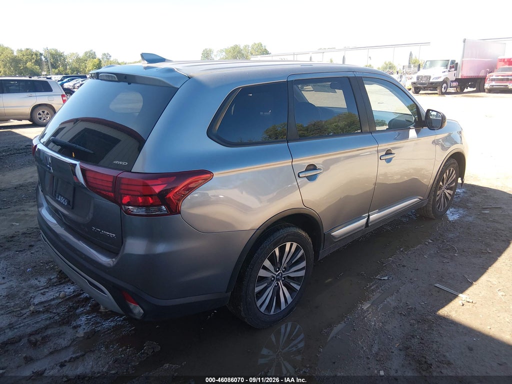 2019 Mitsubishi Outlander ES photo 4