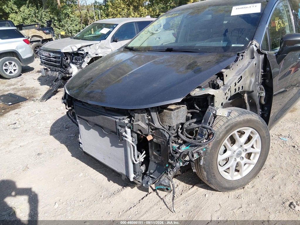 2023 Chrysler Pacifica Touring L photo 6