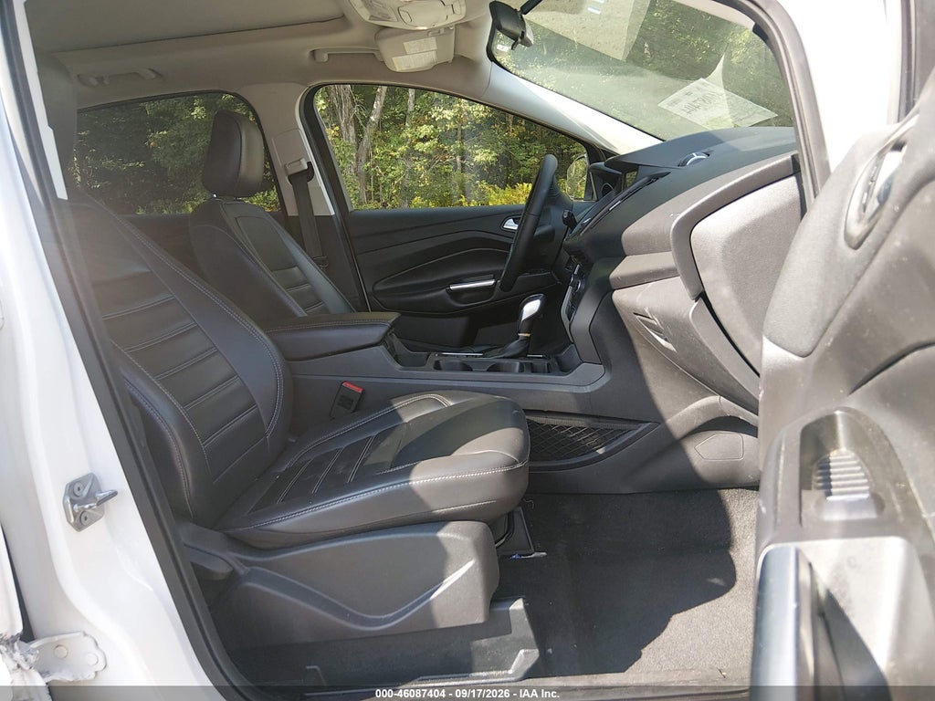 2019 Ford Escape SEL photo 5