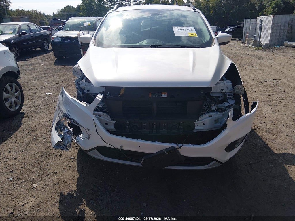 2019 Ford Escape SEL photo 6