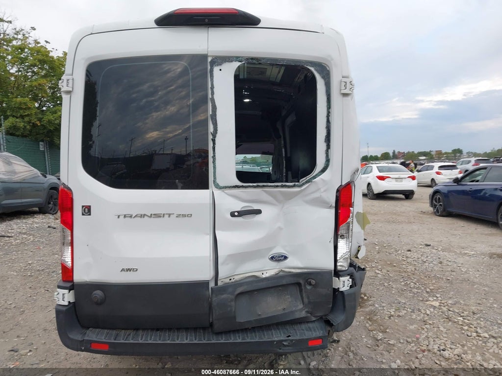 2020 Ford Transit-250 photo 6
