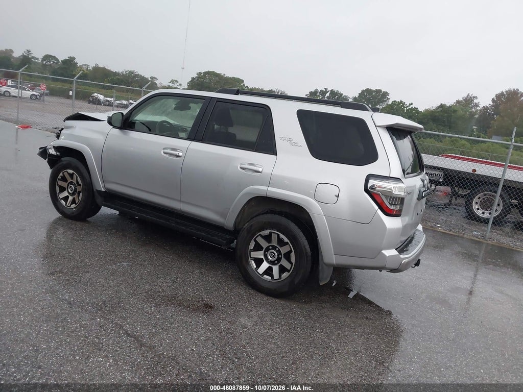 2021 Toyota 4RUNNER TRD OFF Road photo 3