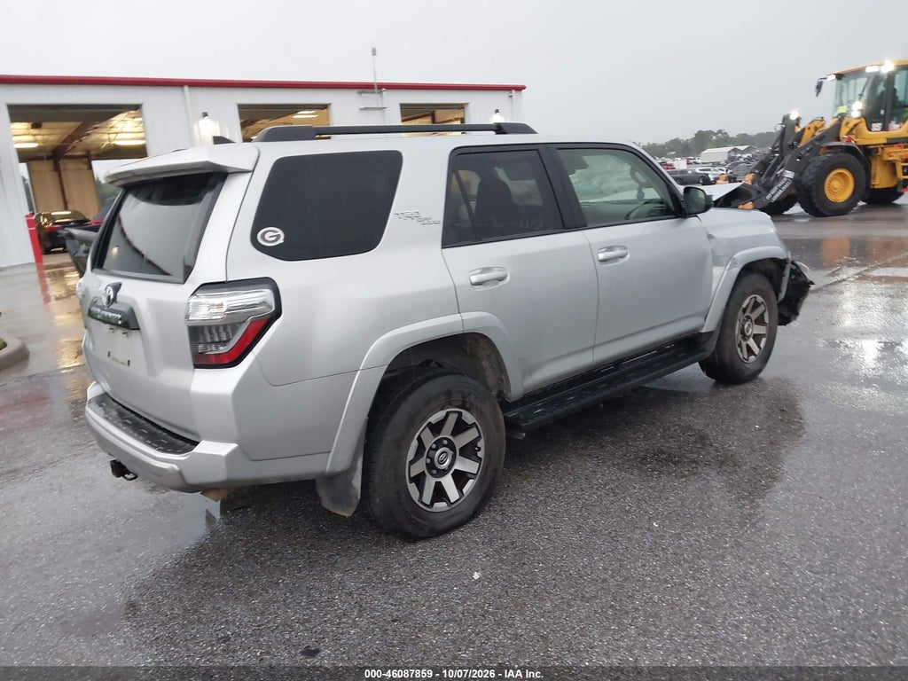 2021 Toyota 4RUNNER TRD OFF Road photo 4