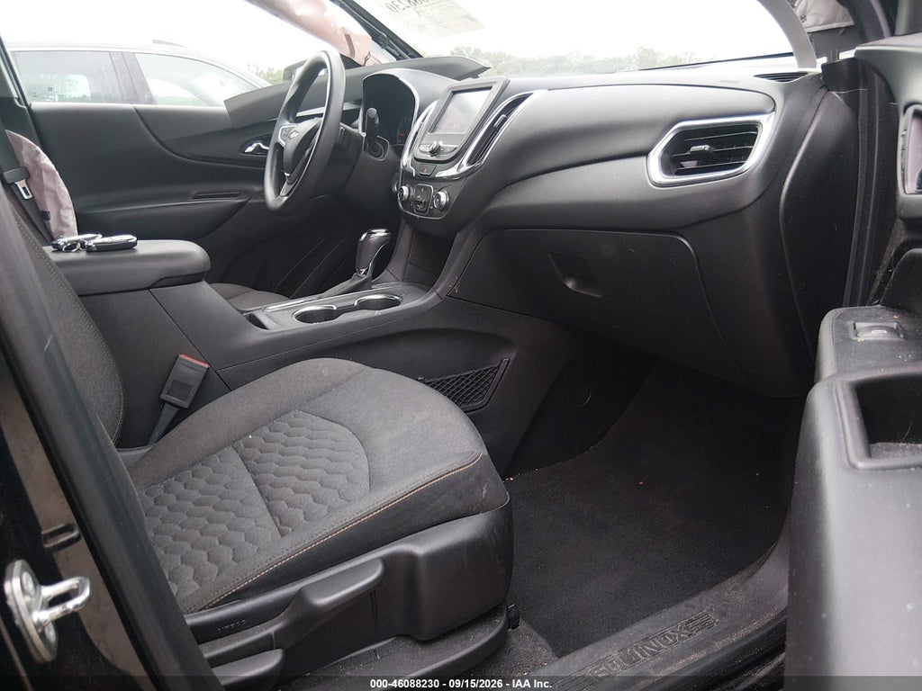 2018 Chevrolet Equinox LT photo 5