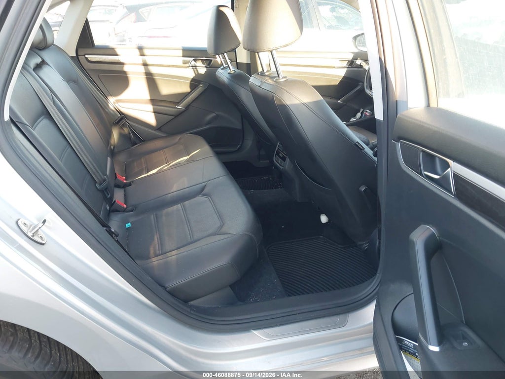 2018 Volkswagen Passat 2.0T SE photo 8