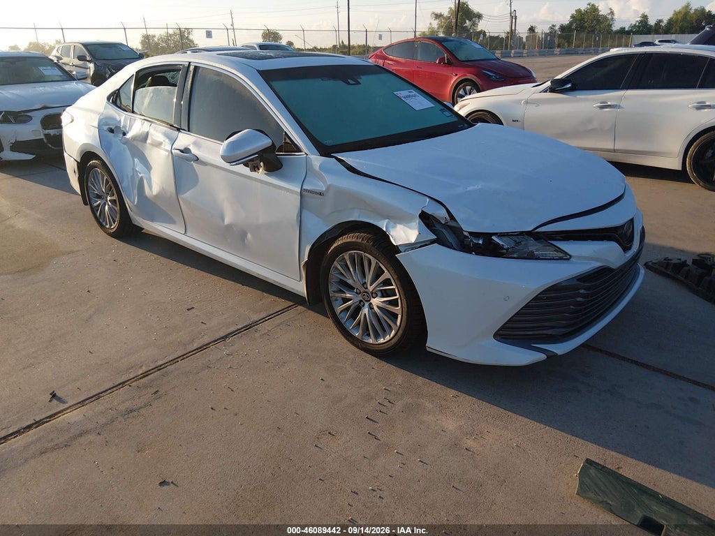 TOYOTA CAMRY 2020