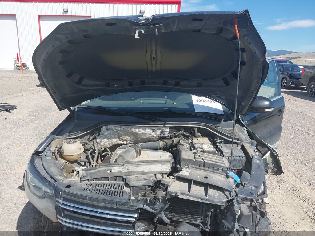2012 Volkswagen Tiguan SEL photo 10