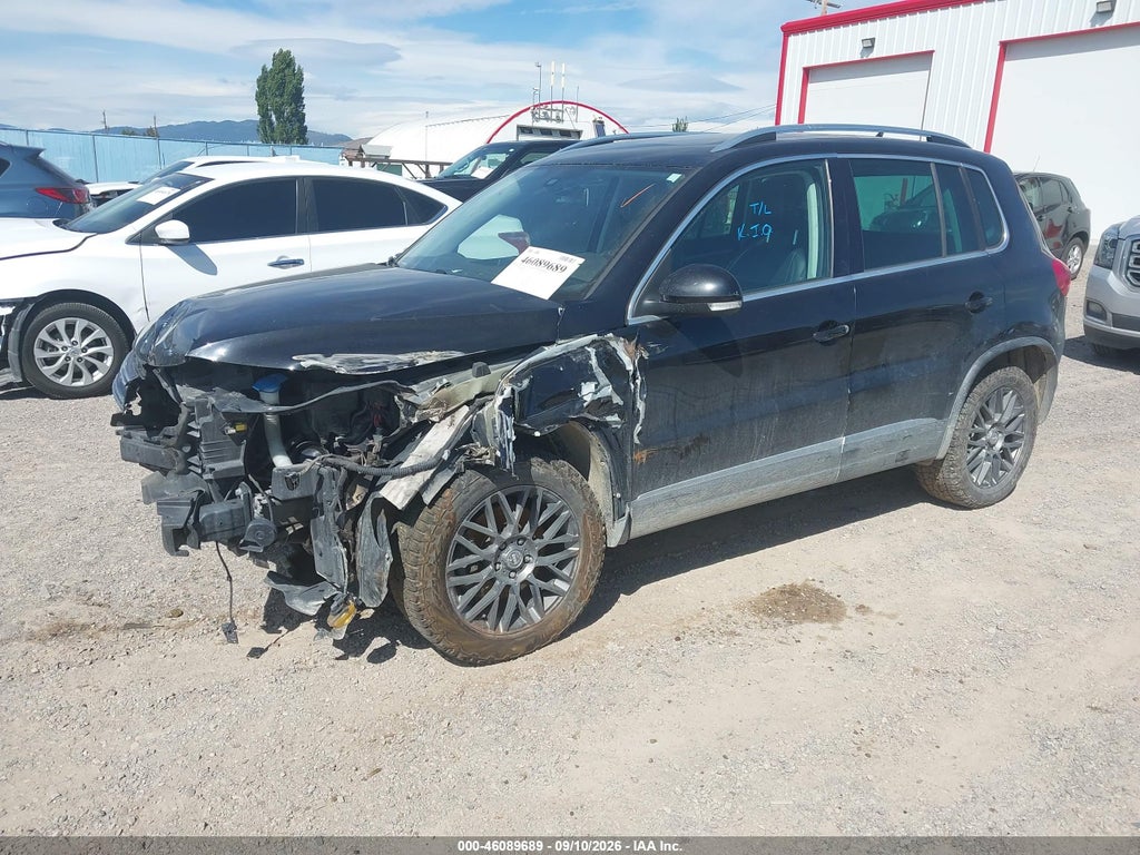 2012 Volkswagen Tiguan SEL photo 2