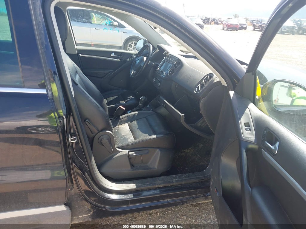 2012 Volkswagen Tiguan SEL photo 5