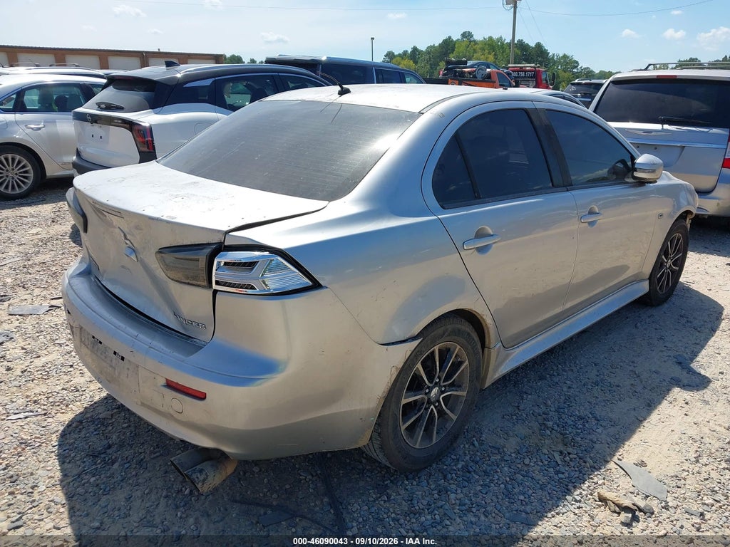 2017 Mitsubishi Lancer ES photo 4