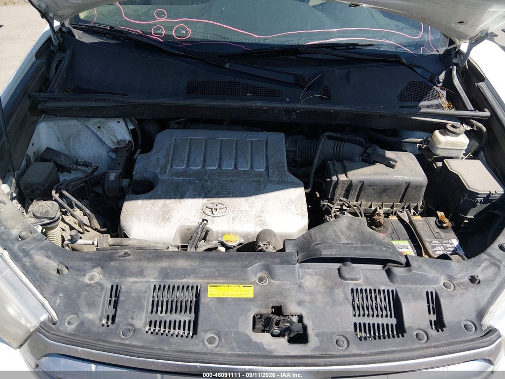 2011 Toyota Highlander Limited V6 photo 10