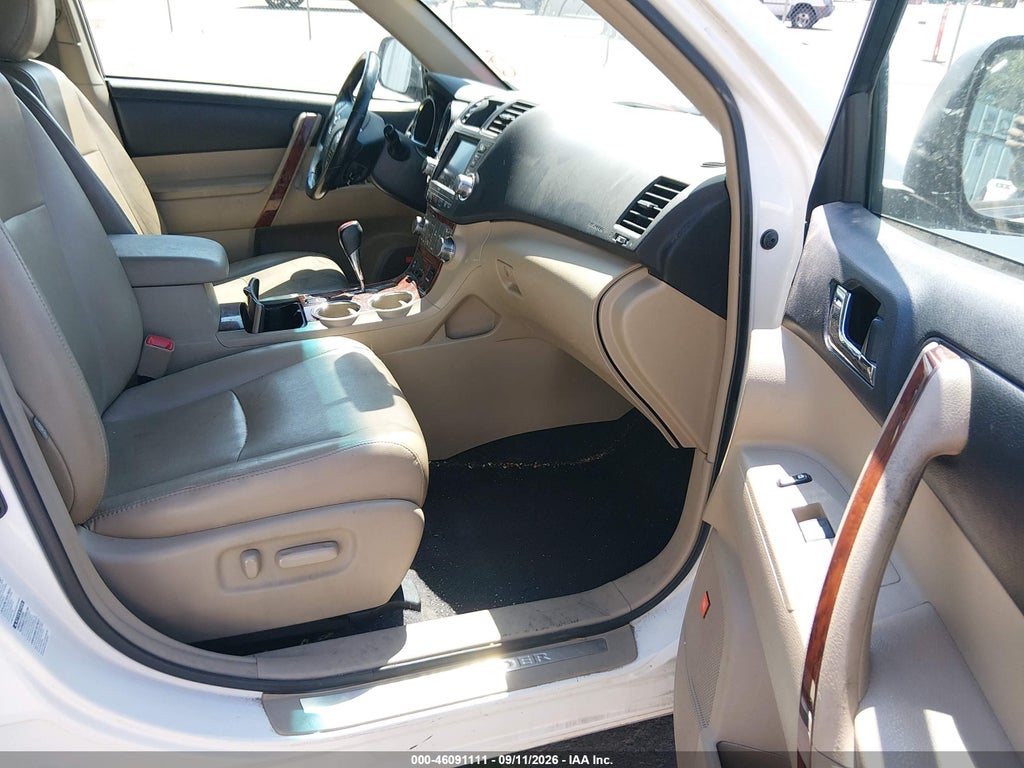 2011 Toyota Highlander Limited V6 photo 5