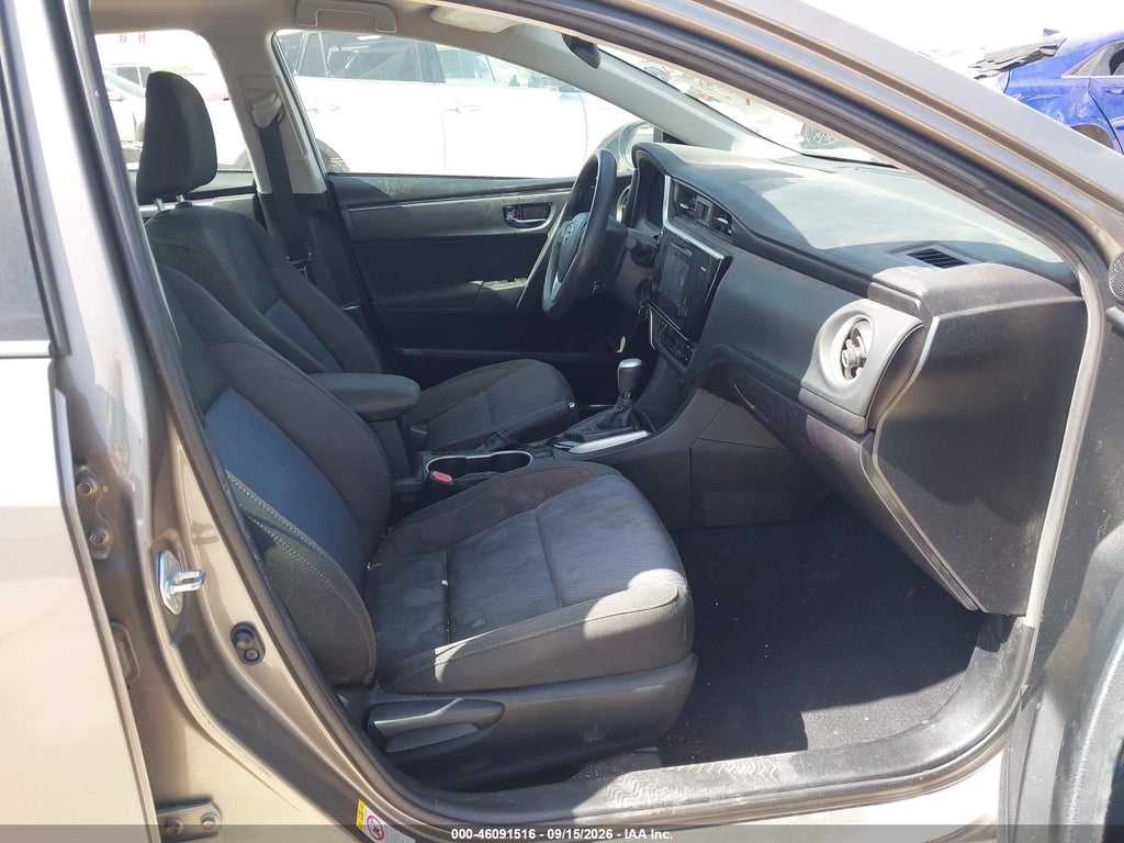 2017 Toyota Corolla LE photo 5