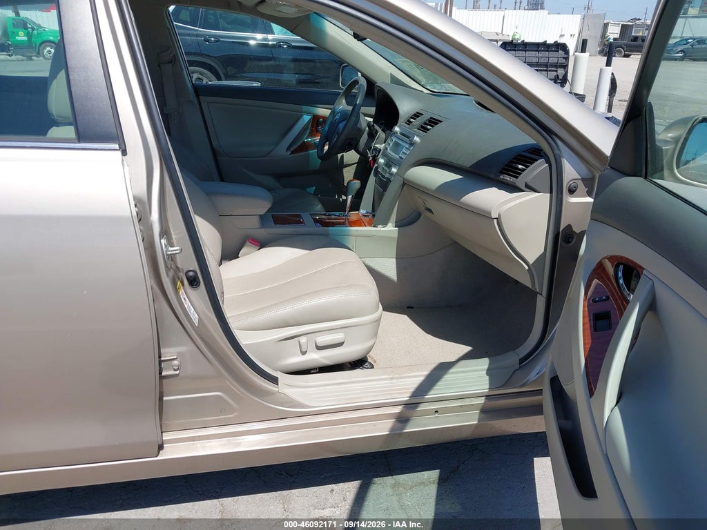 2009 Toyota Camry XLE V6 photo 5