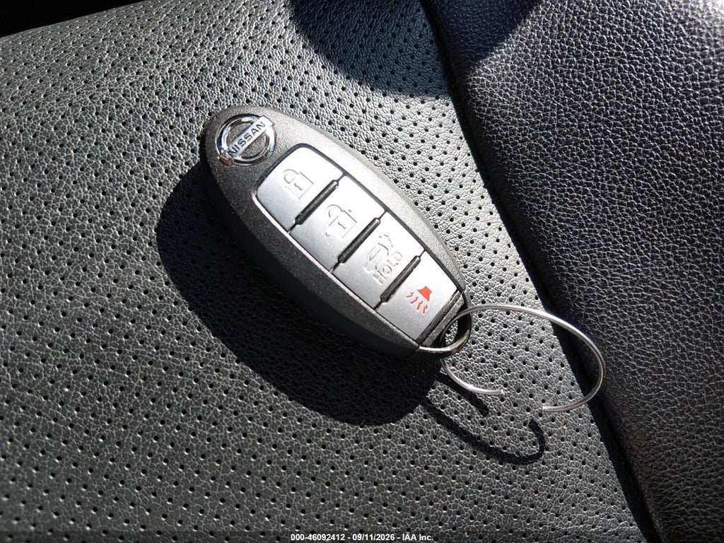2016 Nissan Rogue SL photo 11